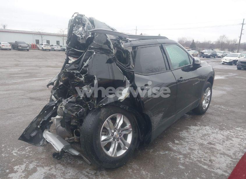 Photo 4 of 2020 Chevrolet Blazer FWD 2LT (VIN 3GNKBCR40LS710336)