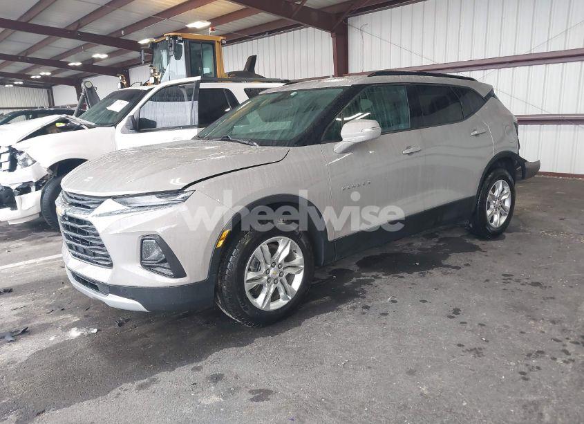 Photo 2 of 2021 Chevrolet Blazer FWD 2LT (VIN 3GNKBCR40MS504547)