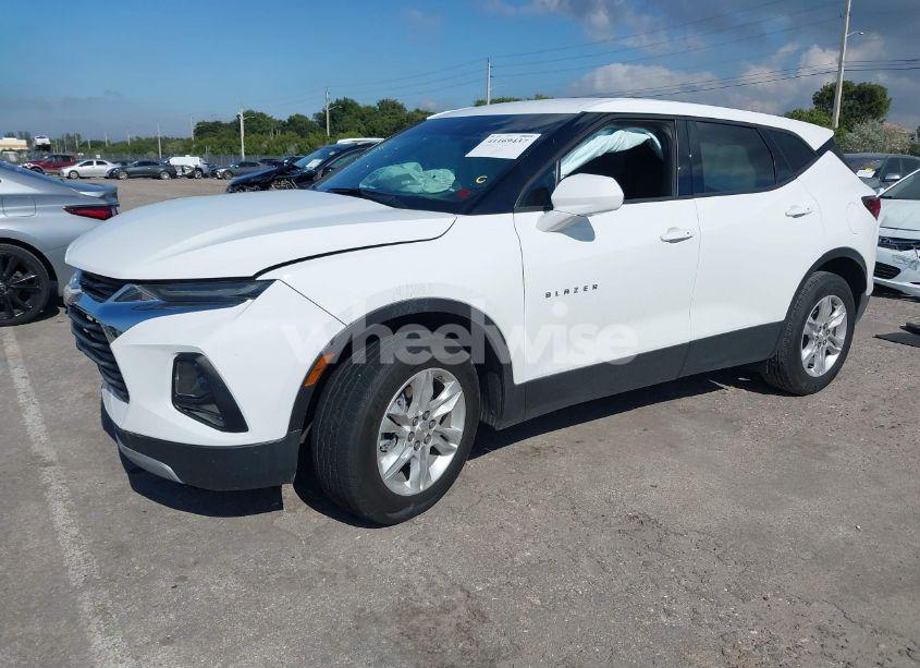 Photo 2 of 2022 Chevrolet Blazer FWD 2LT (VIN 3GNKBCR40NS144570)