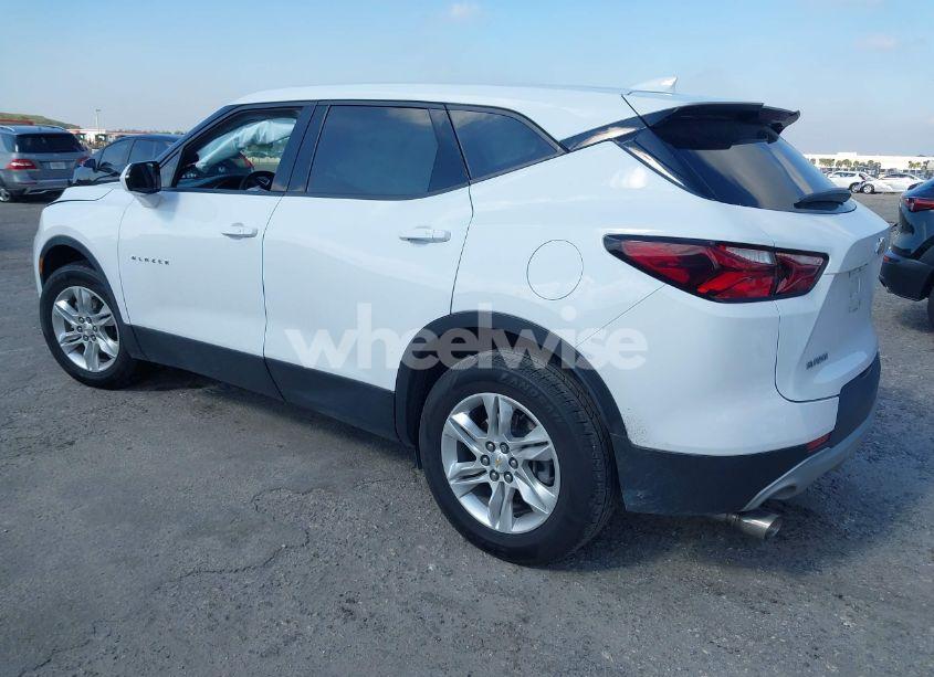 Photo 3 of 2022 Chevrolet Blazer FWD 2LT (VIN 3GNKBCR40NS144570)