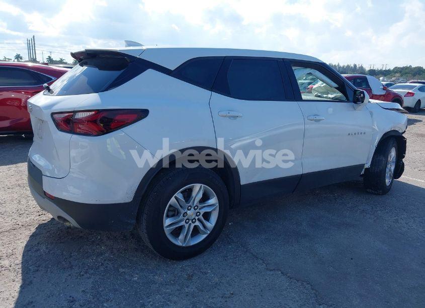 Photo 4 of 2022 Chevrolet Blazer FWD 2LT (VIN 3GNKBCR40NS144570)