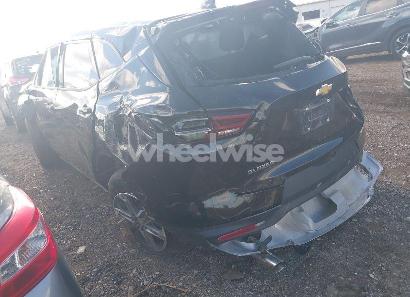 Photo 3 of 2024 Chevrolet Blazer FWD 2LT (VIN 3GNKBCR40RS280493)