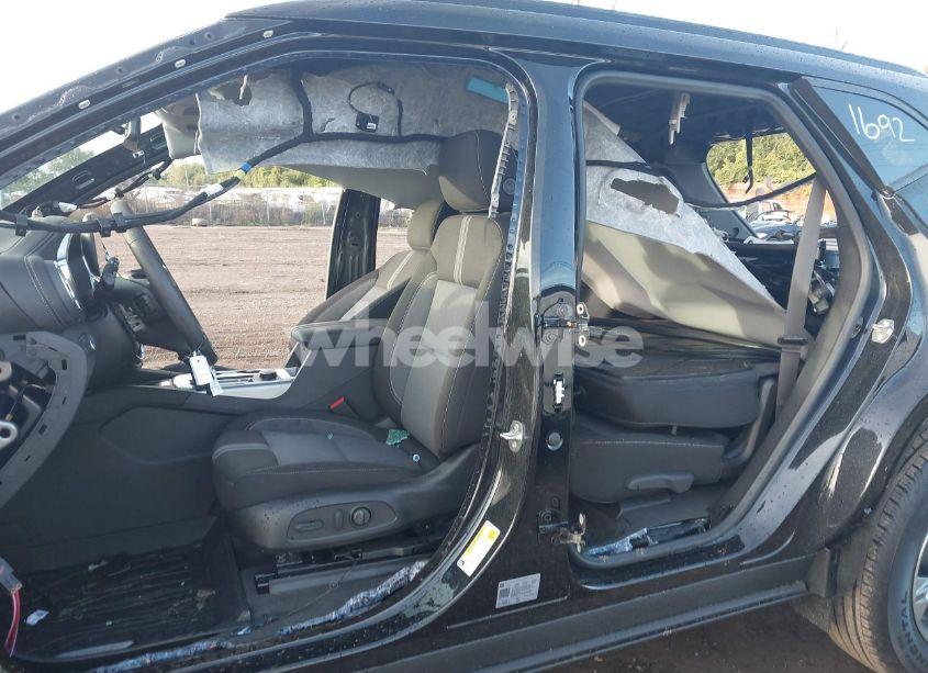 Photo 15 of 2024 Chevrolet Blazer FWD 2LT (VIN 3GNKBCR40RS281692)