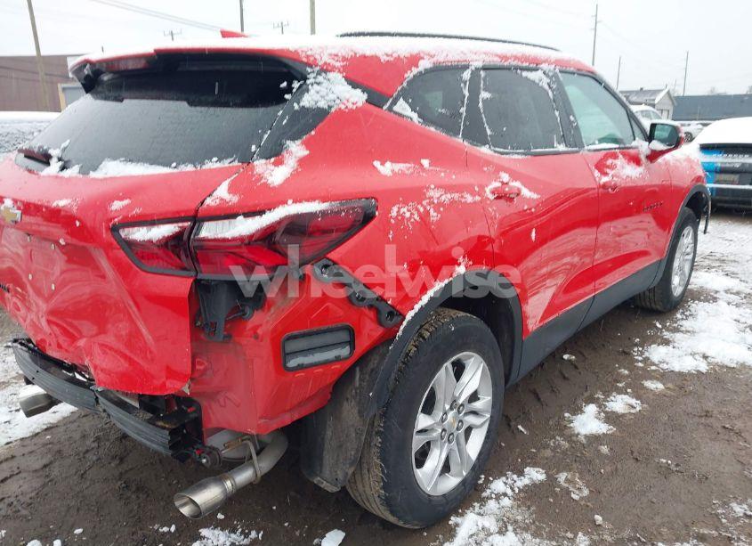 Photo 4 of 2022 Chevrolet Blazer FWD 2LT (VIN 3GNKBCR41NS132122)