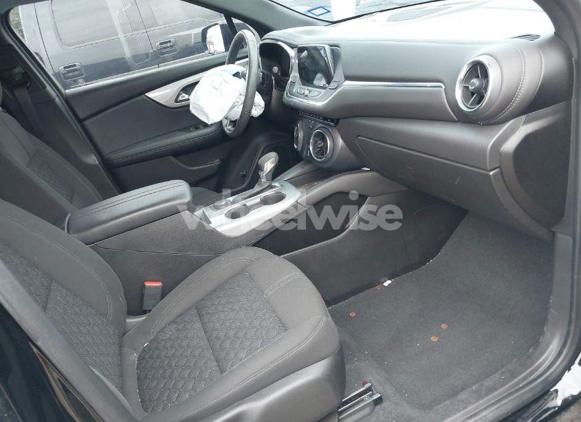 Photo 5 of 2022 Chevrolet Blazer FWD 2LT (VIN 3GNKBCR41NS196452)