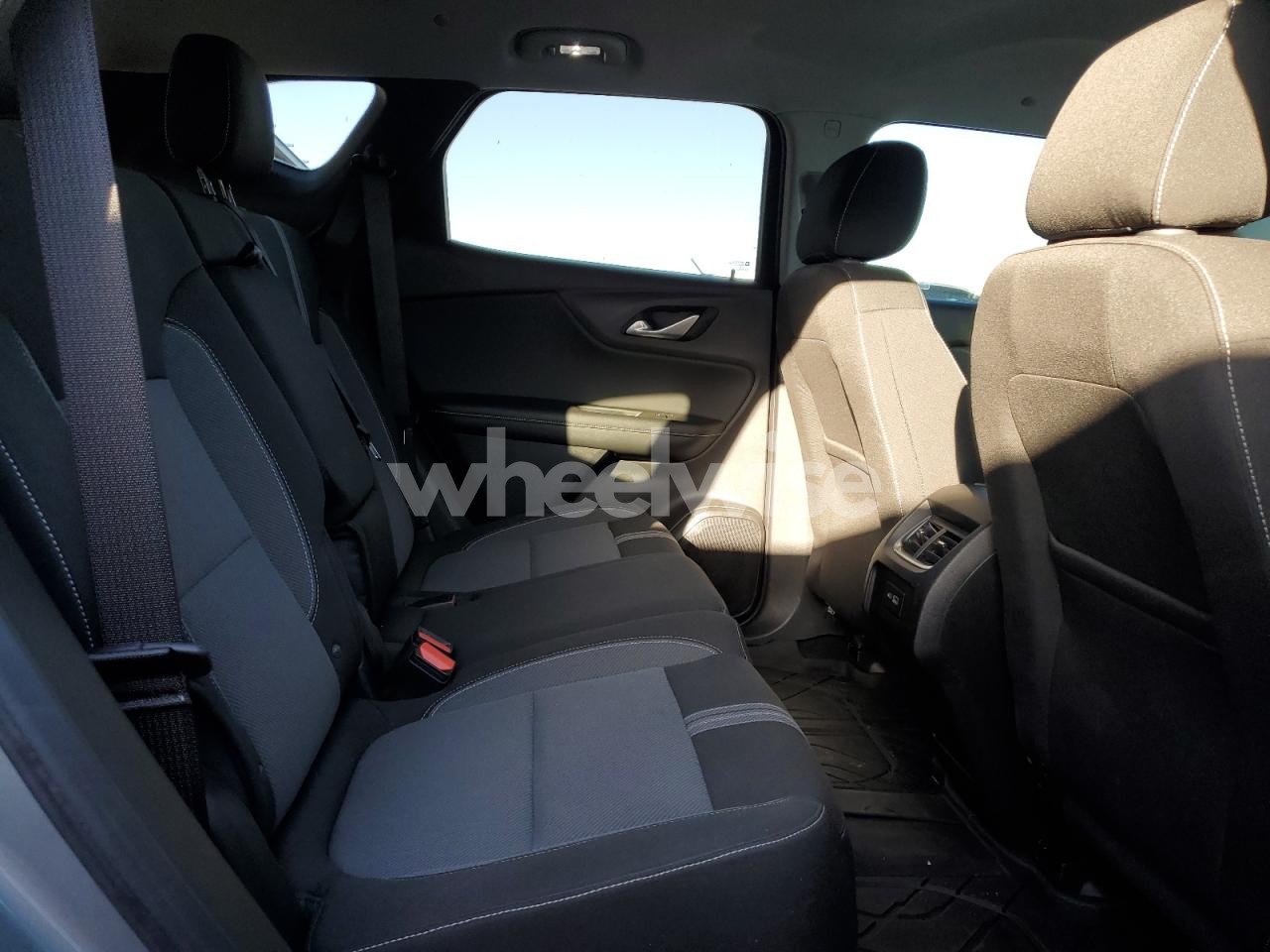 Photo 11 of 2024 CHEVROLET BLAZER 2LT (VIN 3GNKBCR41RS270913)