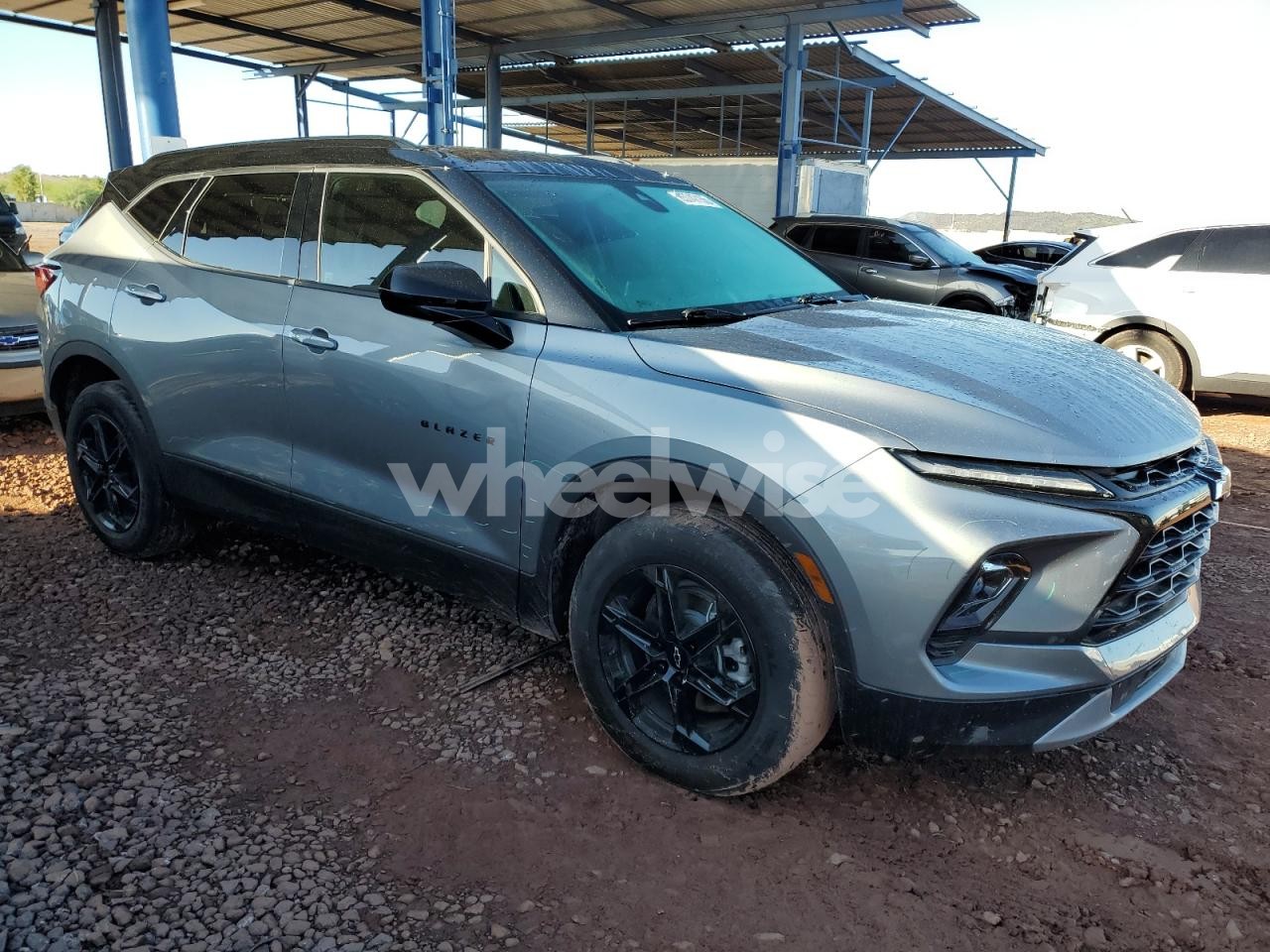Photo 4 of 2024 CHEVROLET BLAZER 2LT (VIN 3GNKBCR41RS270913)