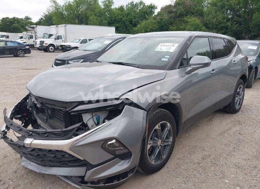 Photo 2 of 2025 Chevrolet Blazer FWD 2LT (VIN 3GNKBCR41SS128955)