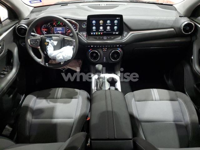 Photo 2 of 2025 CHEVROLET BLAZER 2LT (VIN 3GNKBCR41SS252711)