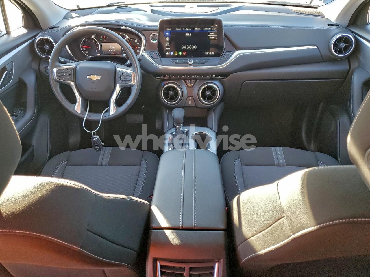 Photo 8 of 2025 CHEVROLET BLAZER 2LT (VIN 3GNKBCR41SS260615)