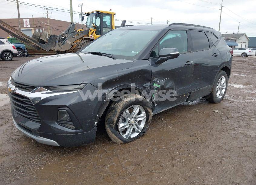 Photo 2 of 2022 Chevrolet Blazer FWD 2LT (VIN 3GNKBCR42NS132257)