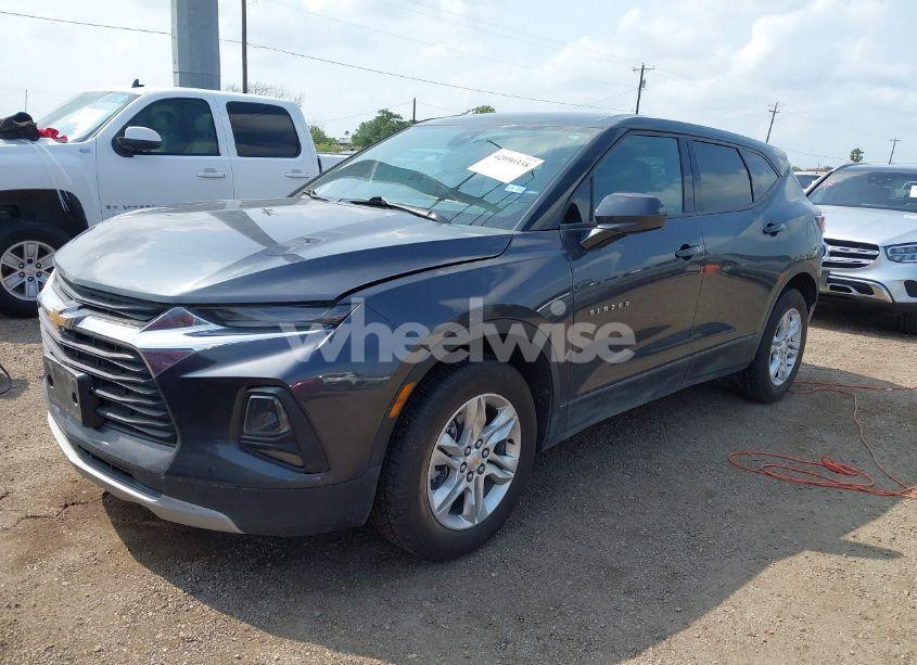Photo 2 of 2022 Chevrolet Blazer FWD 2LT (VIN 3GNKBCR43NS191382)