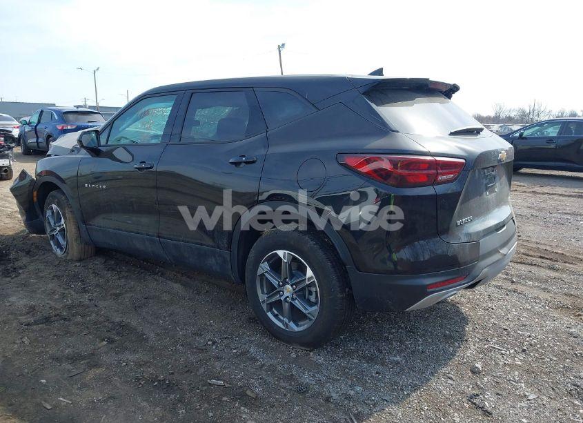 Photo 3 of 2024 Chevrolet Blazer FWD 2LT (VIN 3GNKBCR43RS260609)