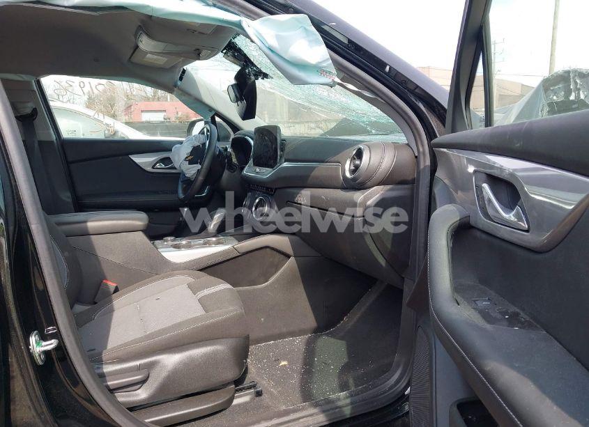 Photo 5 of 2024 Chevrolet Blazer FWD 2LT (VIN 3GNKBCR43RS260609)