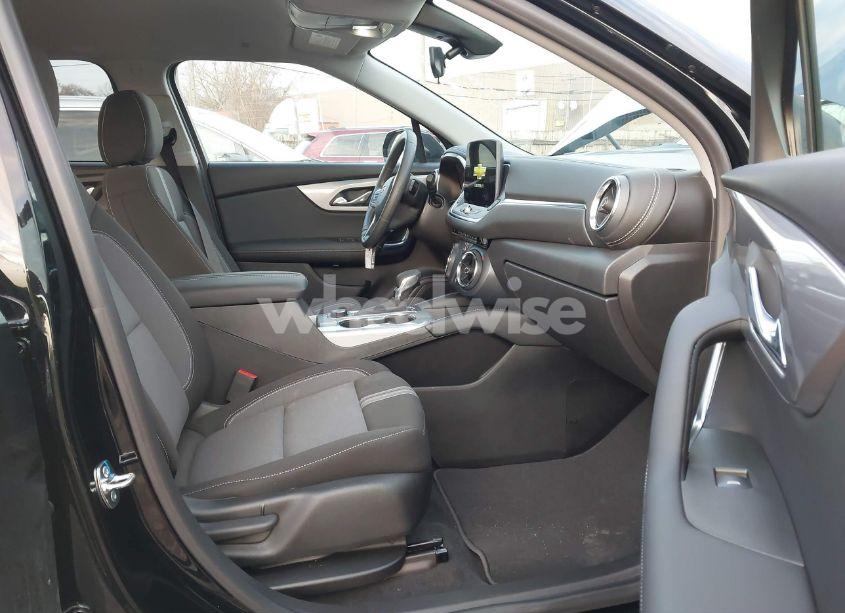 Photo 5 of 2025 Chevrolet Blazer FWD 2LT (VIN 3GNKBCR43SS107217)