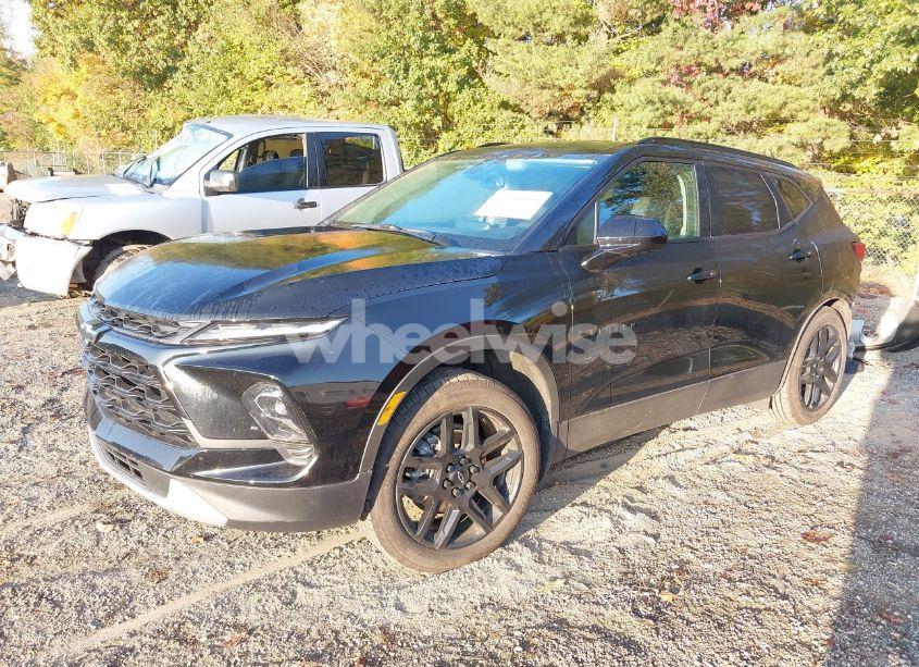 Photo 2 of 2024 Chevrolet Blazer FWD 2LT (VIN 3GNKBCR44RS163824)