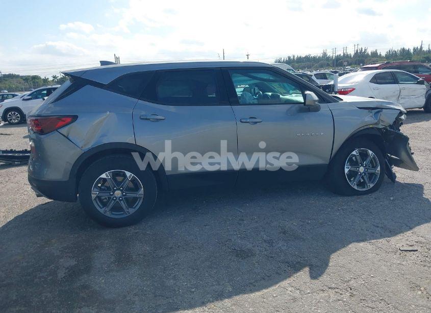 Photo 4 of 2024 Chevrolet Blazer FWD 2LT (VIN 3GNKBCR44RS252289)