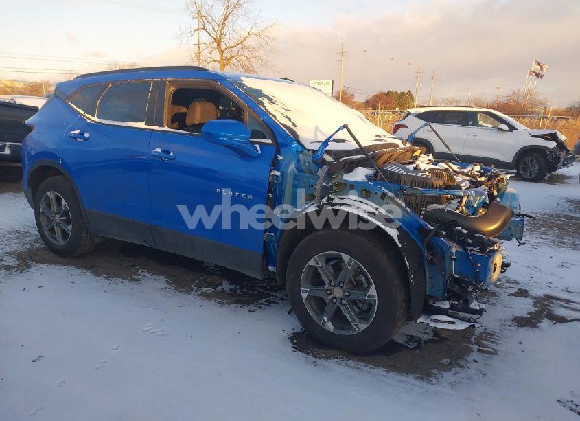 2024 Chevrolet Blazer FWD 2LT (VIN 3GNKBCR44RS267682) main photo