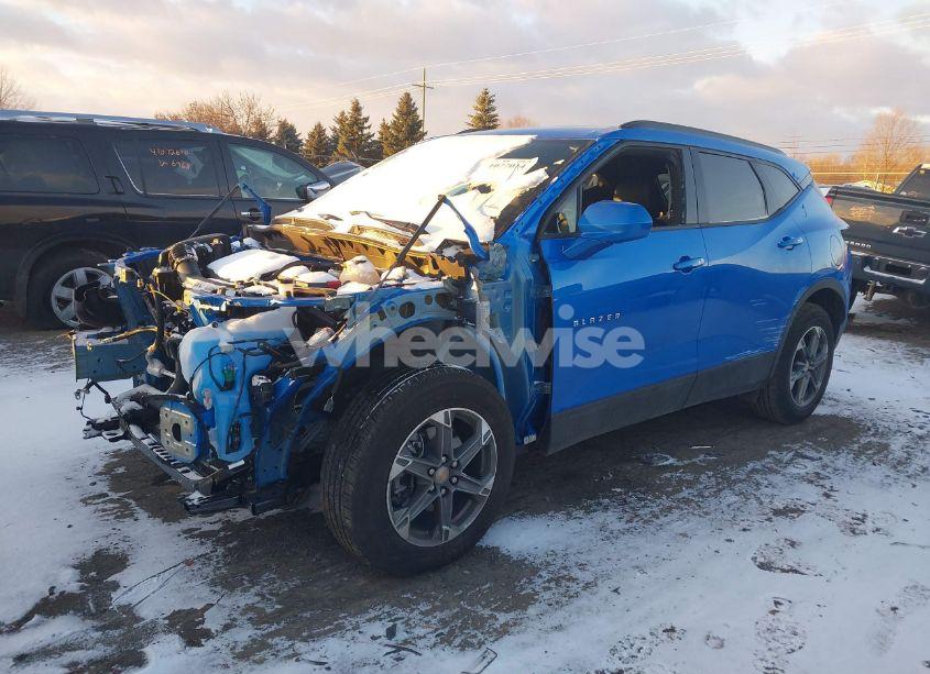 Photo 2 of 2024 Chevrolet Blazer FWD 2LT (VIN 3GNKBCR44RS267682)
