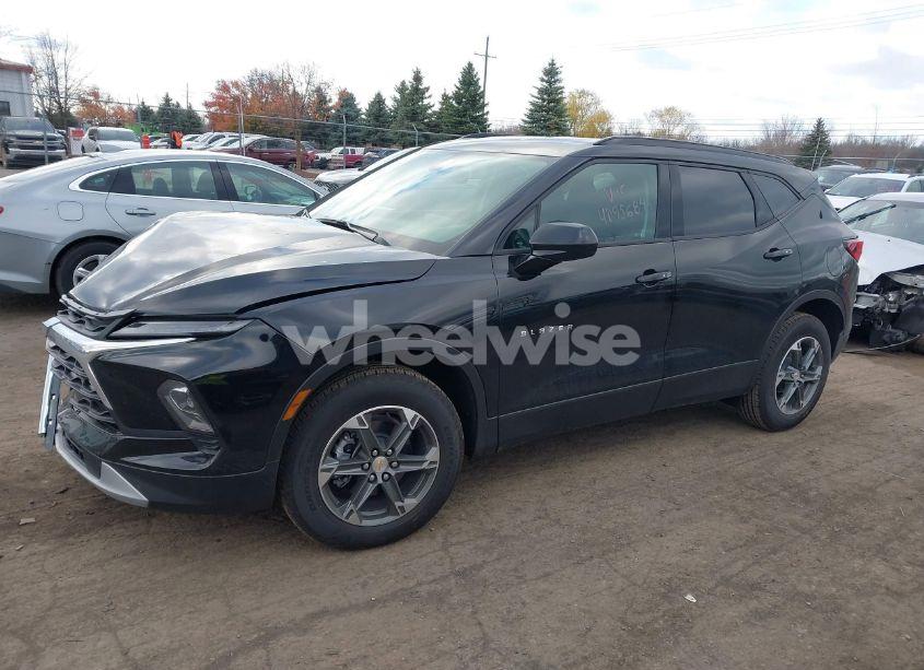 Photo 2 of 2025 Chevrolet Blazer FWD 2LT (VIN 3GNKBCR44SS108490)