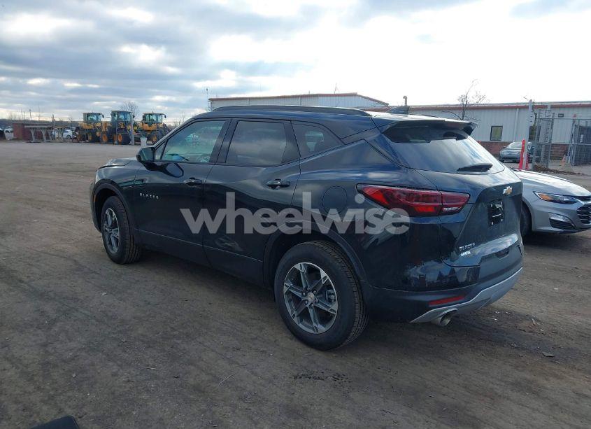 Photo 3 of 2025 Chevrolet Blazer FWD 2LT (VIN 3GNKBCR44SS108490)