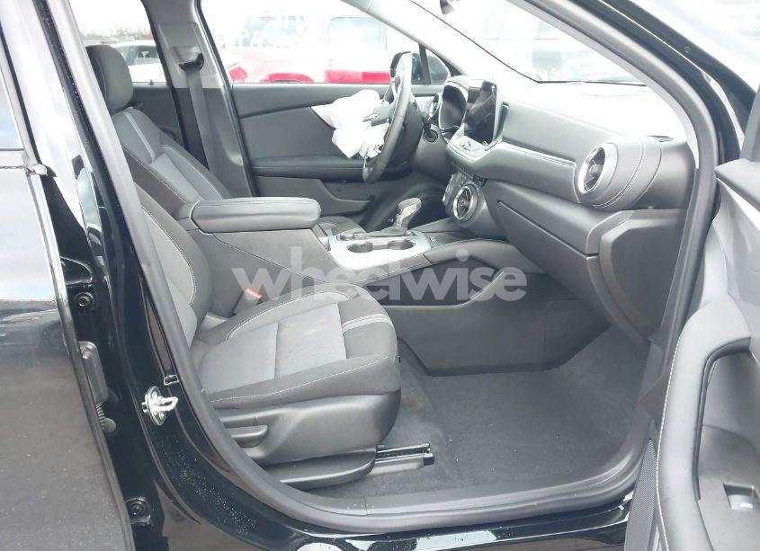 Photo 5 of 2025 Chevrolet Blazer FWD 2LT (VIN 3GNKBCR44SS108490)