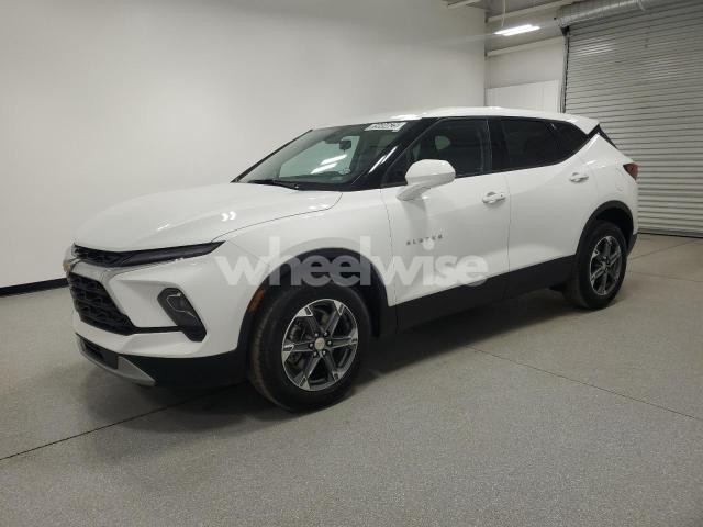 Photo 3 of 2025 CHEVROLET BLAZER 2LT (VIN 3GNKBCR44SS142218)