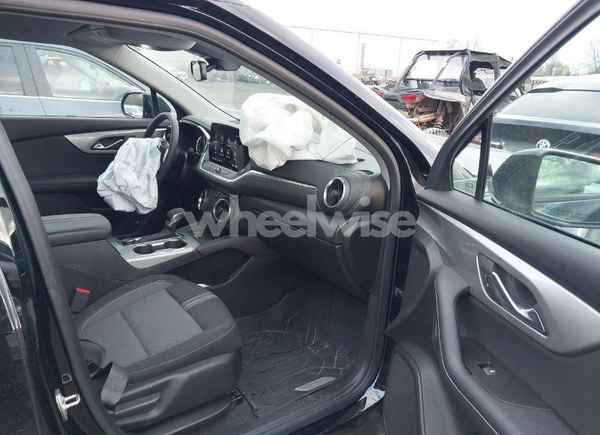 Photo 5 of 2024 Chevrolet Blazer FWD 2LT (VIN 3GNKBCR45RS119167)