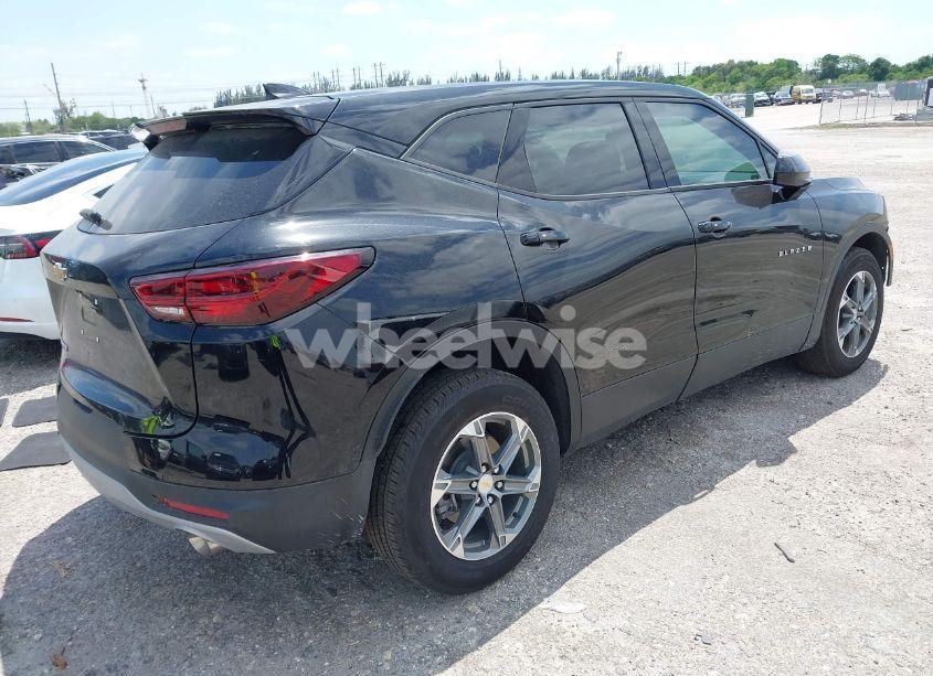 Photo 4 of 2024 Chevrolet Blazer FWD 2LT (VIN 3GNKBCR45RS269411)