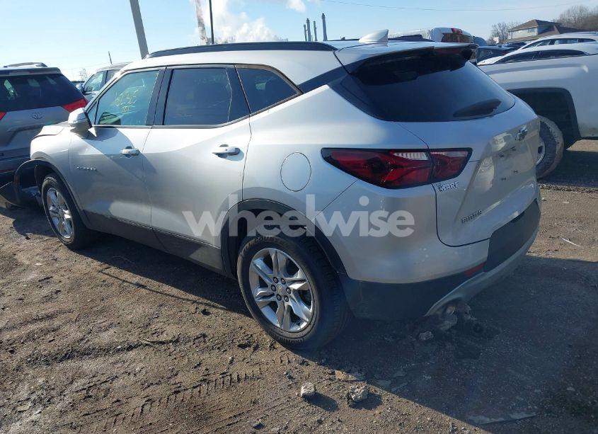 Photo 3 of 2021 Chevrolet Blazer FWD 2LT (VIN 3GNKBCR46MS501832)