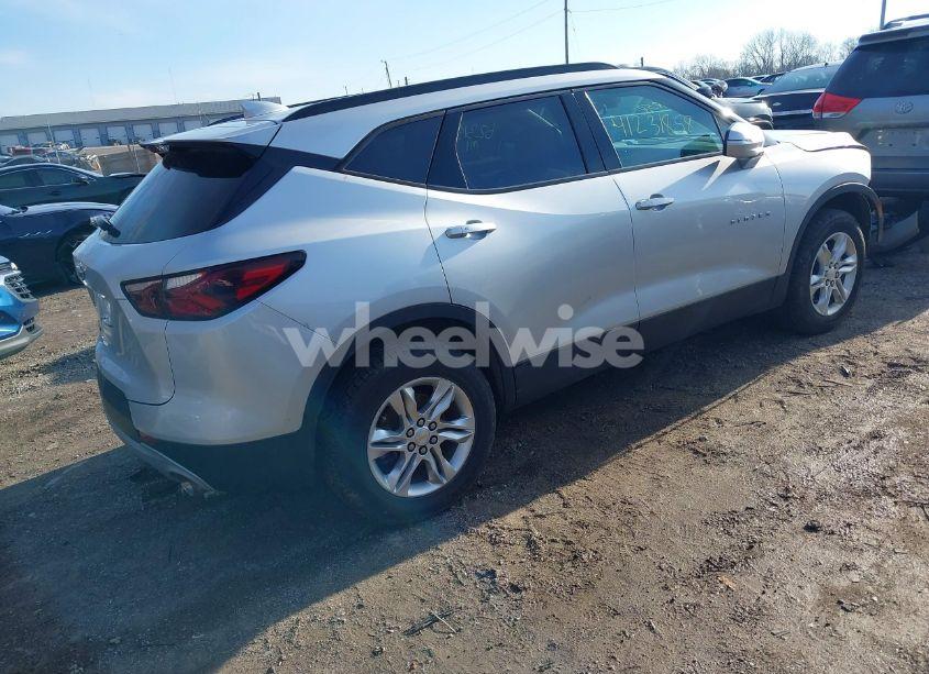 Photo 4 of 2021 Chevrolet Blazer FWD 2LT (VIN 3GNKBCR46MS501832)