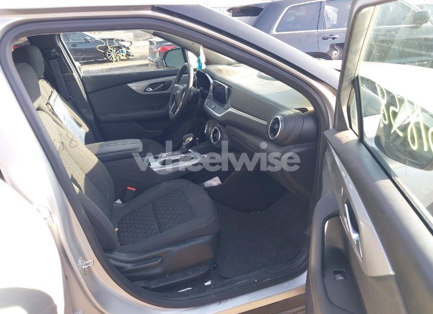 Photo 5 of 2021 Chevrolet Blazer FWD 2LT (VIN 3GNKBCR46MS501832)