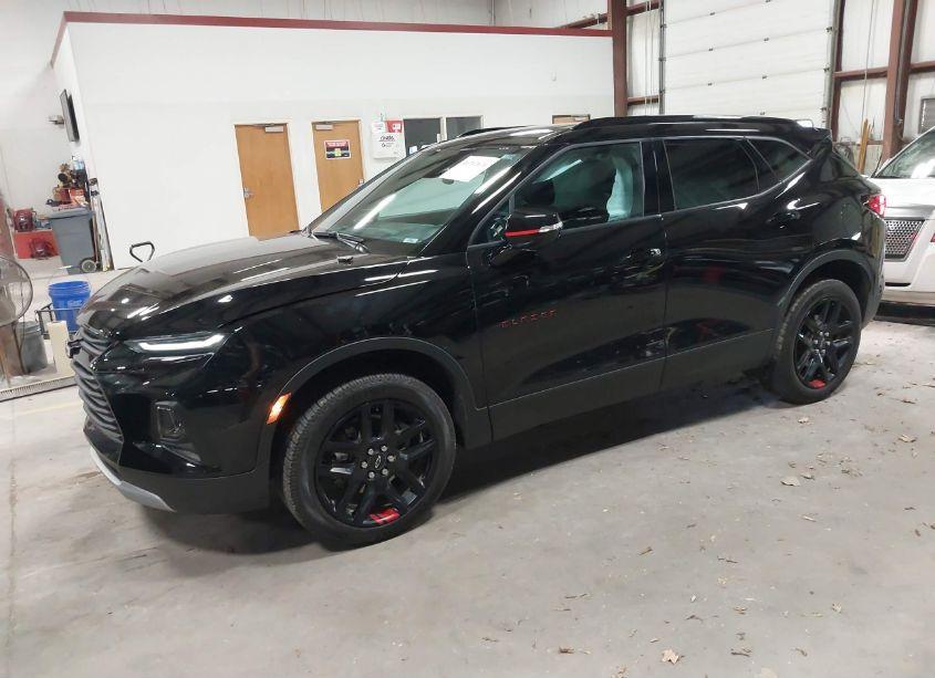 Photo 2 of 2022 Chevrolet Blazer FWD 2LT (VIN 3GNKBCR46NS156934)