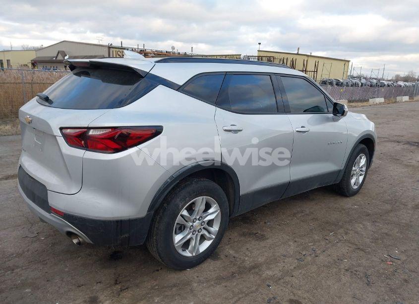 Photo 4 of 2022 Chevrolet Blazer FWD 2LT (VIN 3GNKBCR46NS166332)