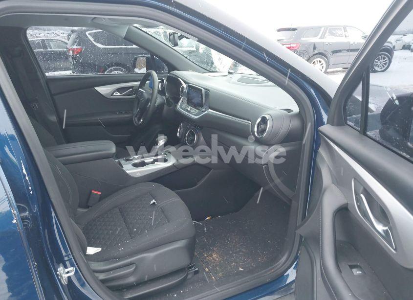 Photo 5 of 2022 Chevrolet Blazer FWD 2LT (VIN 3GNKBCR46NS176830)