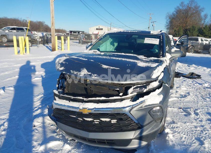 Photo 2 of 2024 Chevrolet Blazer FWD 2LT (VIN 3GNKBCR46RS121896)