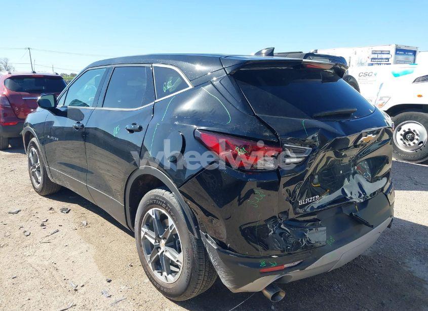 Photo 3 of 2025 Chevrolet Blazer FWD 2LT (VIN 3GNKBCR46SS146805)