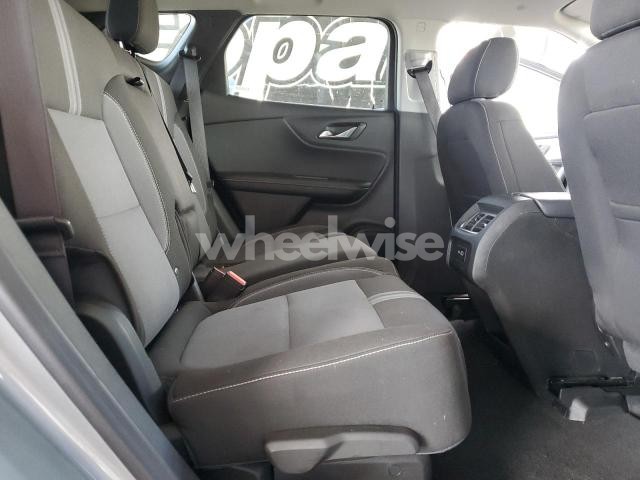 Photo 2 of 2025 CHEVROLET BLAZER 2LT (VIN 3GNKBCR46SS196149)