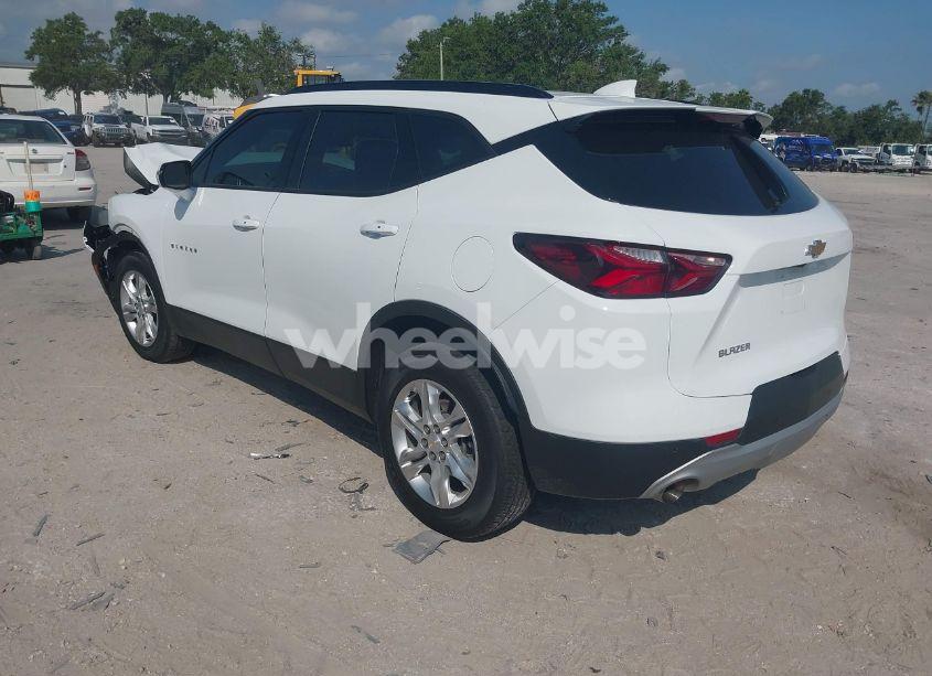 Photo 3 of 2022 Chevrolet Blazer FWD 2LT (VIN 3GNKBCR47NS230698)