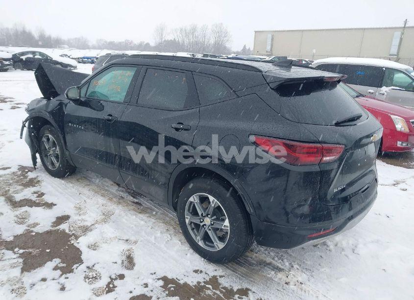 Photo 3 of 2023 Chevrolet Blazer FWD 2LT (VIN 3GNKBCR47PS227576)