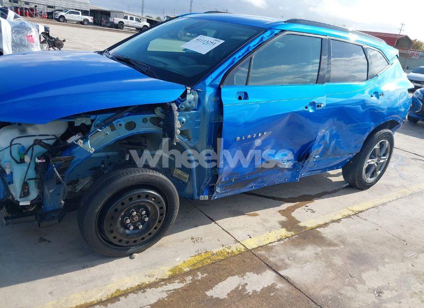 Photo 6 of 2024 Chevrolet Blazer FWD 2LT (VIN 3GNKBCR47RS170301)