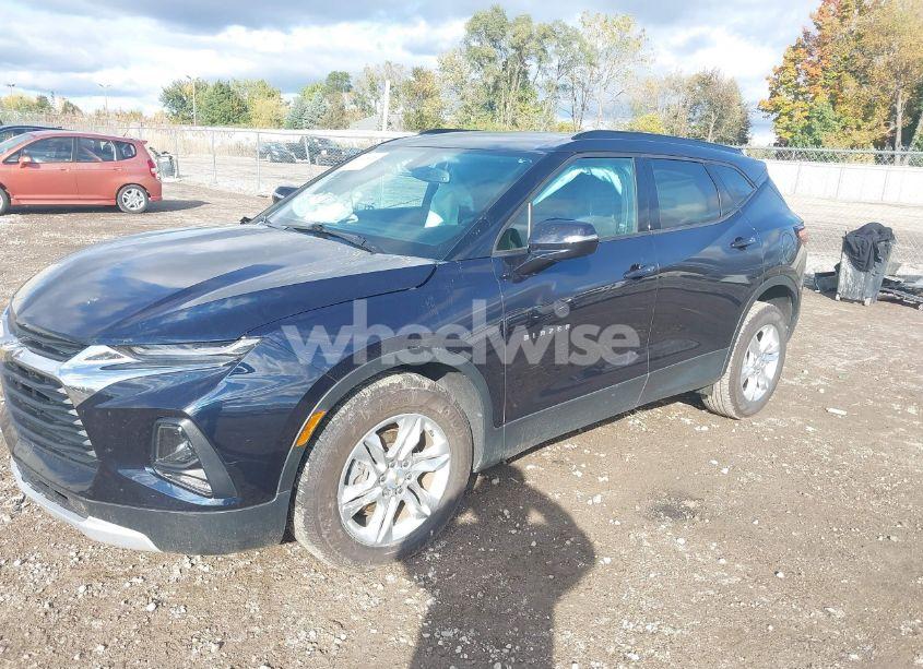 Photo 2 of 2020 Chevrolet Blazer FWD 2LT (VIN 3GNKBCR48LS667980)