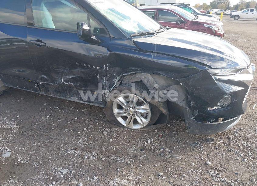 Photo 6 of 2020 Chevrolet Blazer FWD 2LT (VIN 3GNKBCR48LS667980)