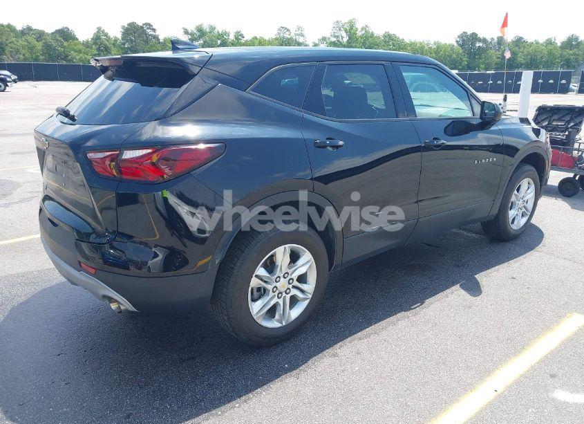 Photo 4 of 2022 Chevrolet Blazer FWD 2LT (VIN 3GNKBCR48NS192530)