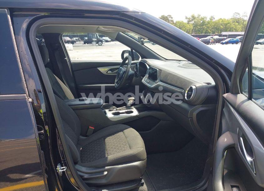 Photo 5 of 2022 Chevrolet Blazer FWD 2LT (VIN 3GNKBCR48NS192530)