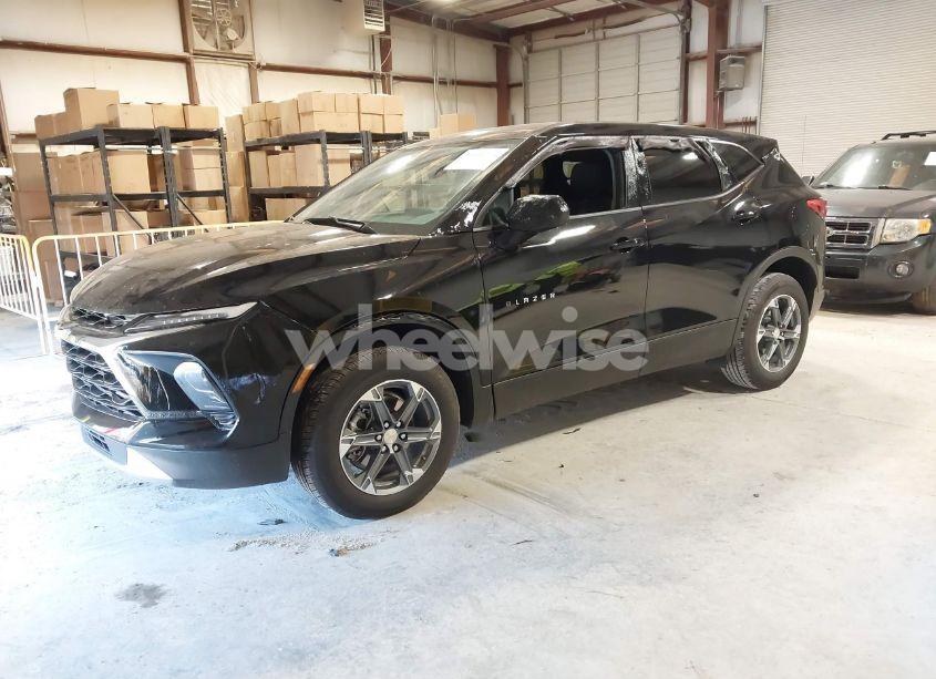 Photo 2 of 2023 Chevrolet Blazer FWD 2LT (VIN 3GNKBCR48PS100383)
