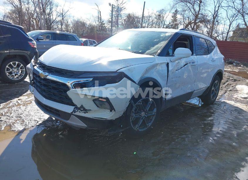 Photo 2 of 2025 Chevrolet Blazer FWD 2LT (VIN 3GNKBCR48SS166845)