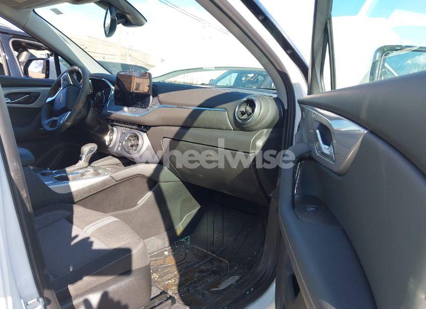 Photo 5 of 2025 Chevrolet Blazer FWD 2LT (VIN 3GNKBCR48SS166845)