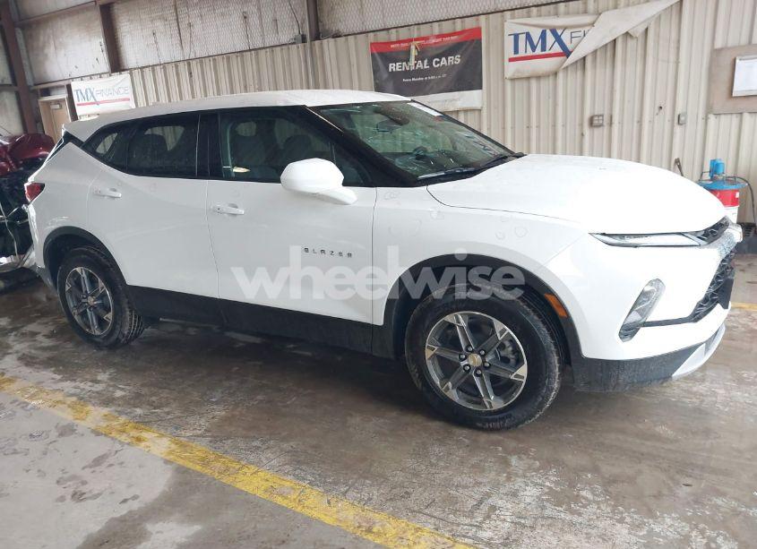 2025 Chevrolet Blazer FWD 2LT (VIN 3GNKBCR48SS171253) main photo