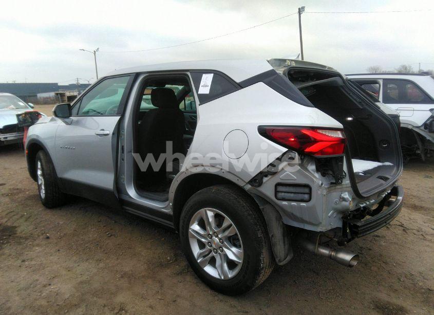 Photo 3 of 2021 Chevrolet Blazer FWD 2LT (VIN 3GNKBCR49MS571664)